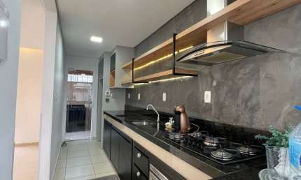 Lindo Sobrado 2 suites c/ cozinha completa e área gourmet atras Sala para comercial São Vicente