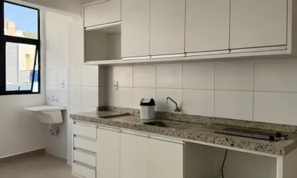 Apto de 1 dormitório c/ taxas inclusas e internet Cozinha projetada e fogão Centro Proximo Univali