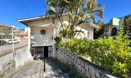 Casa com 3 quartos à venda na Rua José Lins do Rêgo, 195, Bom Abrigo, Florianópolis