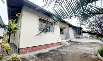 Casa com 3 quartos à venda na Rua Joaquim Carneiro, 956, Abraão, Florianópolis