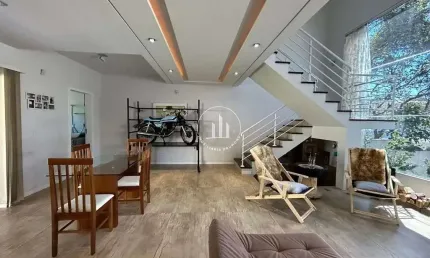 Casa com 220m², no bairro Ponta de Baixo/São José-SC - EST