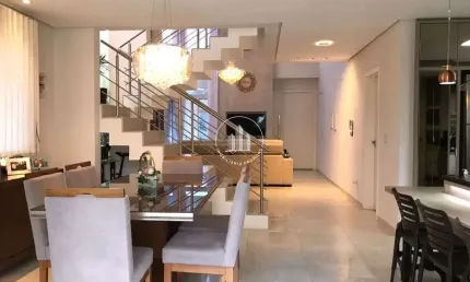 Casa de 257m², localizada na Pedra Branca/ Palhoça SC - EST