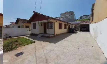 Casa com 3 quartos à venda na Rua Elesbão Pinto da Luz, 1145, Jardim Atlântico, Florianópolis