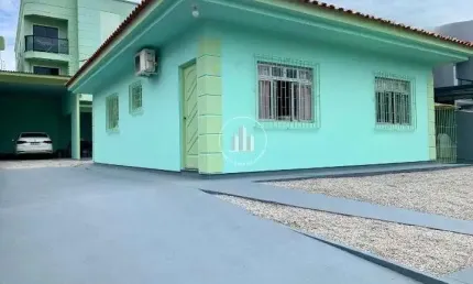 Casa com 3 quartos à venda na Rua Manoel Marques Júnior, 840, Serraria, São José