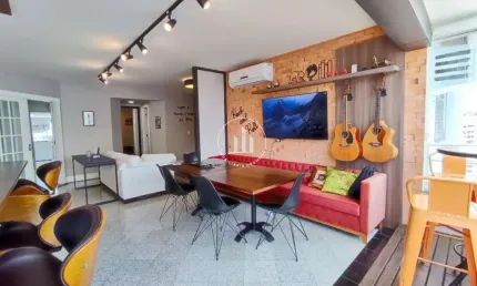 Apartamento 4 Quartos com 1 Suíte e 202m² - Centro - EST