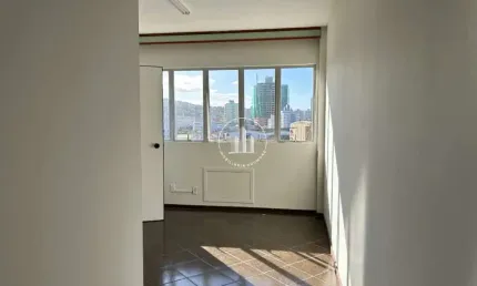 Sala comercial à venda na Avenida Presidente Kennedy, 1333, Kobrasol, São José