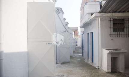 07 Kitnets à venda cada uma com 20m² com quarto cozinha e banheiro, água e luz individualizado - Op