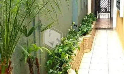 SOBRADO À VENDA, COM 200M² COM 3 DORMS SENDO 1 SUÍTE COM 2 VAGAS E ARMÁRIOS EMBUTIDOS NA COZINHA -