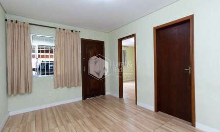 Casa tipo para venda com 3 quartos, sendo 1 suíte, 127m²
