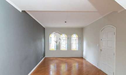 Sobrado para venda com 3 quartos, sendo 1 suíte, 130m²