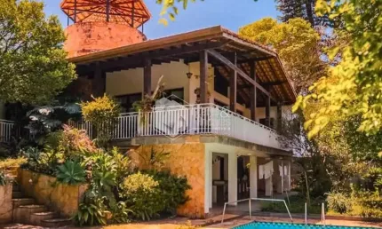 Casa tipo para venda em Interlagos com 4 quartos, sendo 2 suítes, 380m²