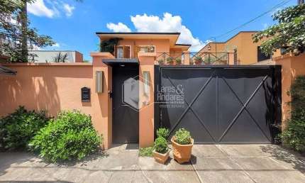 Casa à venda 4 Quartos 2 Suites 4 Vagas 300M² Moema São Paulo - SP
