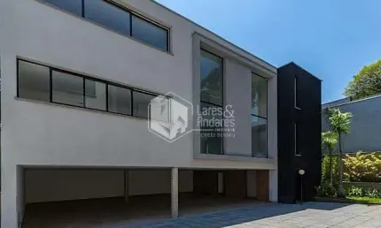 Casa em condomínio para venda com 4 quartos, sendo 4 suítes, 712m²