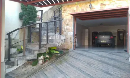 Sobrado à venda, 300m², 4 dormitórios (sendo 3 suítes) + 1 dep. empregada, 4 vagas, churrasqueira-