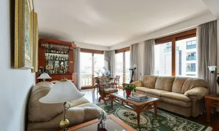 Apartamento tipo para venda com 4 quartos, sendo 3 suítes, 246m²