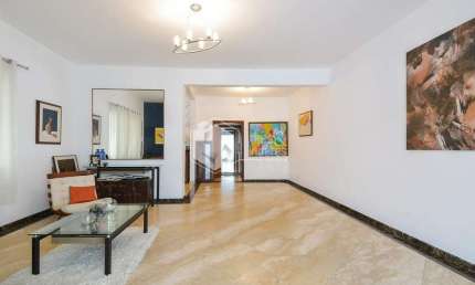 Casa tipo para venda com 3 quartos, sendo 2 suítes, 250m²