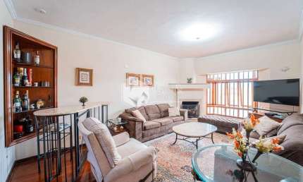 Casa tipo para venda com 2 quartos, sendo 1 suíte, 177m²