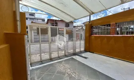 Linda casa térrea à venda de 125m² com 2 dormitórios e 2 salas,vila leopoldina em rua tranquila.  ó