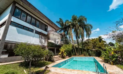 Casa tipo para venda em Jardim Marajoara com 5 quartos, sendo 1 suíte, 259m²
