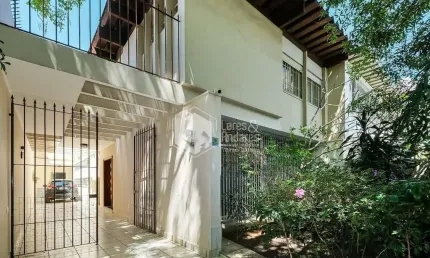 Casa tipo para venda em Perdizes com 4 quartos, sendo 1 suíte, 269m²