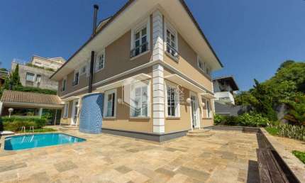 Casa tipo para venda em Morumbi com 4 quartos, sendo 2 suítes, 700m²