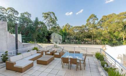 Casa tipo para venda com 4 quartos, sendo 1 suíte, 440m²