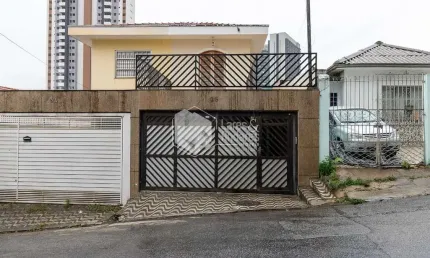 Sobrado para venda em Vila Firmiano Pinto com 3 quartos, sendo 2 suítes, 240m²