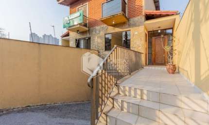 Casa tipo para venda com 3 quartos, sendo 1 suíte, 247m²