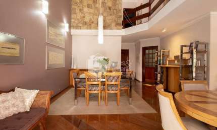 Casa tipo para venda com 14 quartos, sendo 3 suítes, 462m²