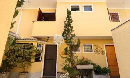 Casa em condomínio para venda com 3 quartos, sendo 1 suíte, 131m²