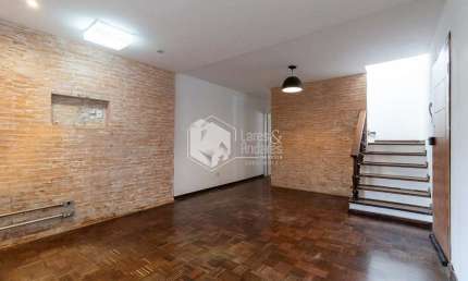 Casa tipo para venda com 4 quartos, sendo 1 suíte, 190m²