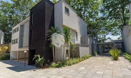 Casa em condomínio para venda com 4 quartos, sendo 4 suítes, 719m²
