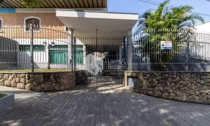 Casa tipo para venda em Alto de Pinheiros com 3 quartos, sendo 1 suíte, 162m²