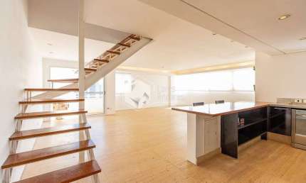 Triplex para venda com 2 quartos, sendo 2 suítes, 182.21m²