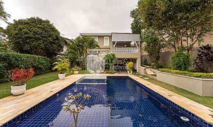 Casa tipo para venda com 4 quartos, sendo 4 suítes, 510m²