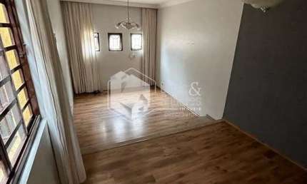 Sobrado para venda com 3 quartos, sendo 1 suíte, 198m²