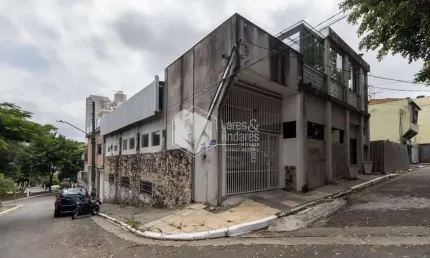 Prédio à venda na Praça Domingos Barbosa, 120, Vila Canero, São Paulo