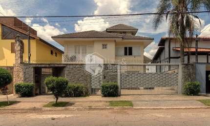 Sobrado para venda com 4 quartos, sendo 2 suítes, 360m²