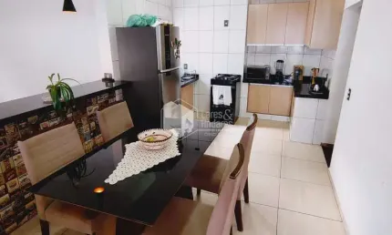 CASA À VENDA, COM 250 M² QUINTAL ESPAÇOSO, COM MÓVEIS PLANEJADOS NA COZINHA  E 4 VAGAS , COM EDÍCUL