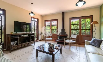 Casa no condomínio PARQUE DAS ARTES para venda com 4 quartos, sendo 4 suítes, 291m²