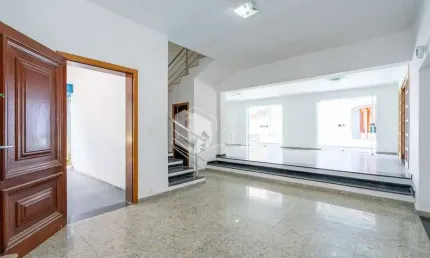 Casa em condomínio para venda com 3 quartos, sendo 3 suítes, 324m²