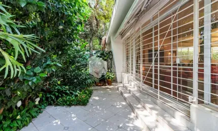 Casa tipo para venda em Vila Madalena com 3 quartos, sendo 3 suítes, 180m²