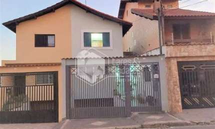 Sobrado à venda, com 200m² de área construída com 3 dorm, 1 suíte, 2 salas, 4 vagas de garagem  - E