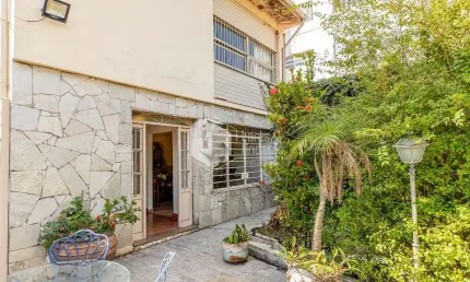 Sobrado para venda em Jardim das Bandeiras com 3 quartos, 232m²