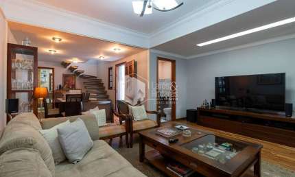 Sobrado para venda com 3 quartos, sendo 3 suítes, 129m²