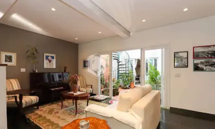 Casa de vila para venda em Aclimação com 4 quartos, sendo 1 suíte, 240m²