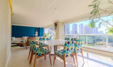Apartamento tipo para venda com 4 quartos, sendo 3 suítes, 161m²