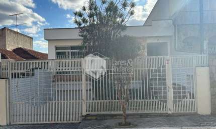 Casa tipo para venda em Água Fria com 4 quartos, sendo 2 suítes, 256m²