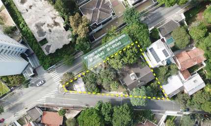 Sobrado para venda com 3 quartos, sendo 3 suítes, 380m²