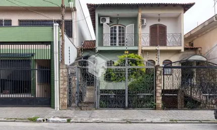 Casa tipo para venda em Vila Canero com 4 quartos, sendo 2 suítes, 385m²